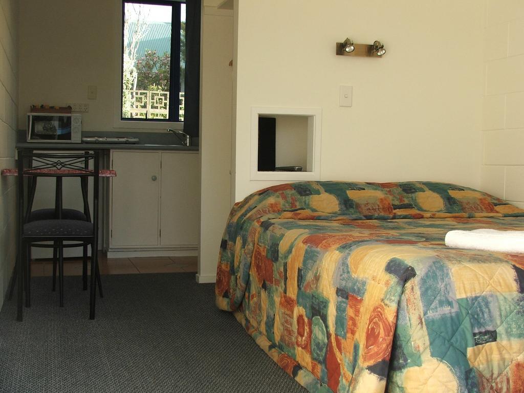 New Plymouth Top 10 Holiday Park Δωμάτιο φωτογραφία